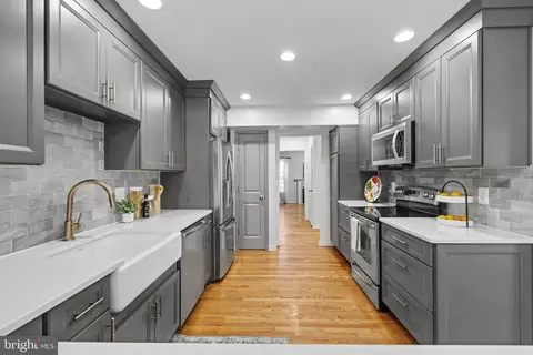 6154 Wellington Commons Dr, Alexandria, VA 22310