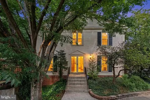 6154 Wellington Commons Dr, Alexandria, VA 22310