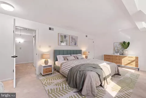 Bedroom - 7384 Hallcrest Dr, Mclean, VA 22102 photo 1 of 8