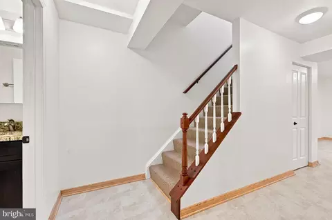 Entry Way - 7384 Hallcrest Dr, Mclean, VA 22102 photo 3 of 3