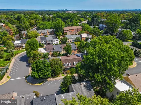 View/Area - 7384 Hallcrest Dr, Mclean, VA 22102 photo 8 of 8