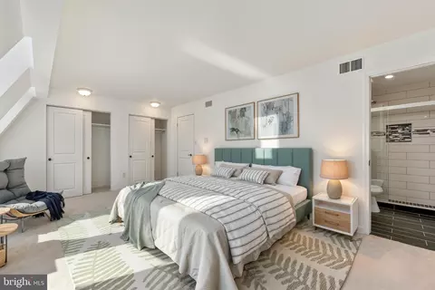 Bedroom - 7384 Hallcrest Dr, Mclean, VA 22102 photo 3 of 8