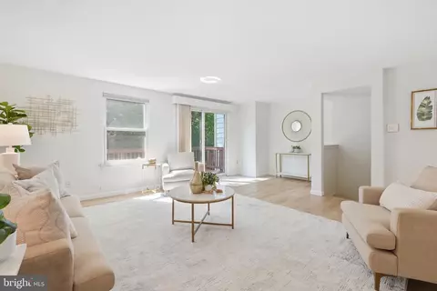 Living - 11005 Barton Hill Ct, Reston, VA 20191 photo 6 of 9