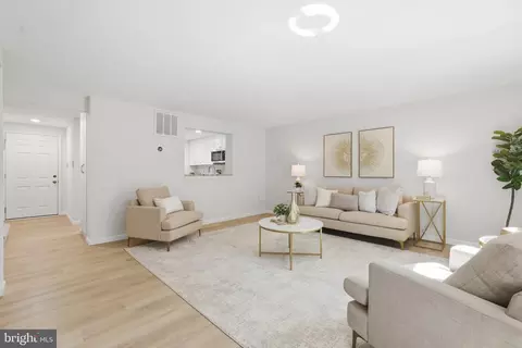 Living - 11005 Barton Hill Ct, Reston, VA 20191 photo 3 of 9