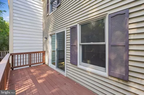 Exterior - 11005 Barton Hill Ct, Reston, VA 20191 photo 5 of 6