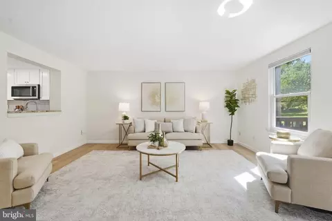 Living - 11005 Barton Hill Ct, Reston, VA 20191 photo 4 of 9