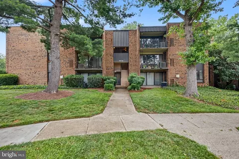 7804 Dassett Ct #T2, Annandale, VA 22003
