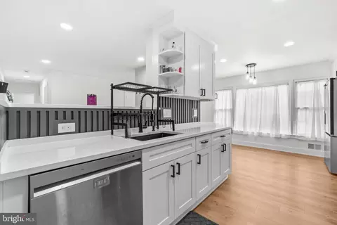 Kitchen - 7916 Delozier Ct, Springfield, VA 22153 photo 3 of 4