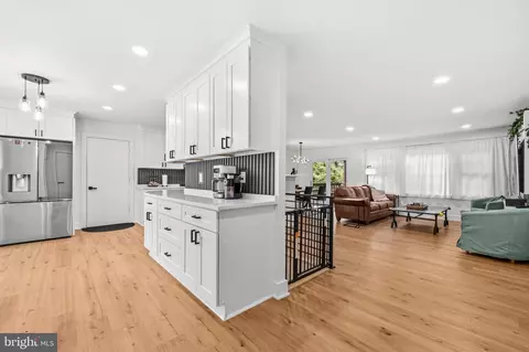 Entry Way - 7916 Delozier Ct, Springfield, VA 22153 photo 1 of 3