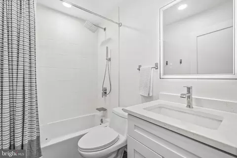 Bath - 7916 Delozier Ct, Springfield, VA 22153 photo 2 of 4