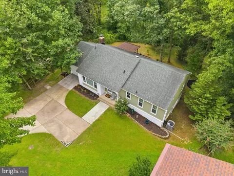 View/Area - 7916 Delozier Ct, Springfield, VA 22153 photo 1 of 1