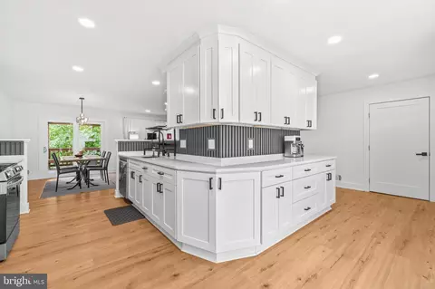Kitchen - 7916 Delozier Ct, Springfield, VA 22153 photo 2 of 4