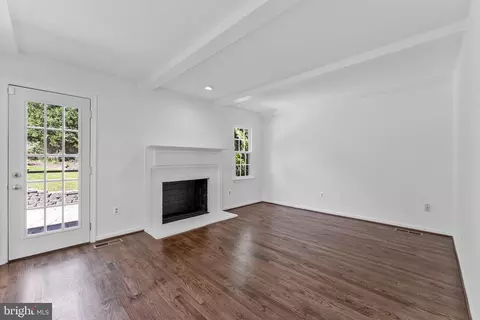 Living - 1138 Randolph Rd, Mclean, VA 22101 photo 10 of 10