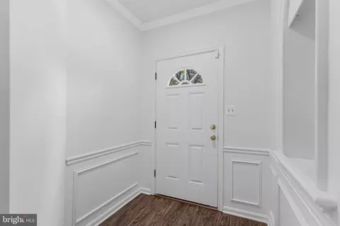 Entry Way - 1138 Randolph Rd, Mclean, VA 22101 photo 2 of 11