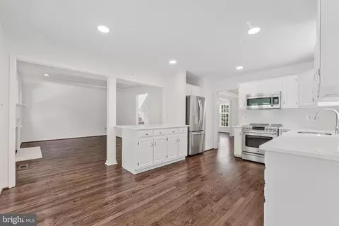 Entry Way - 1138 Randolph Rd, Mclean, VA 22101 photo 6 of 11