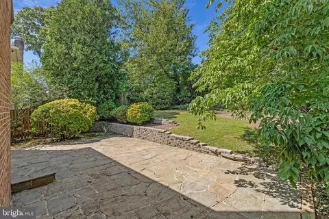 Exterior - 1138 Randolph Rd, Mclean, VA 22101 photo 7 of 10