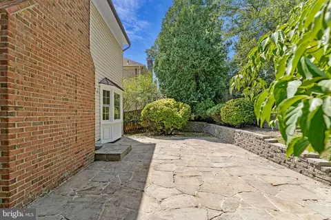 Exterior - 1138 Randolph Rd, Mclean, VA 22101 photo 2 of 10
