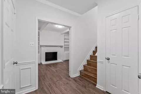 Entry Way - 1138 Randolph Rd, Mclean, VA 22101 photo 5 of 11