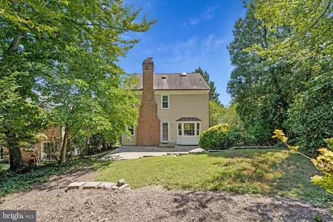 Exterior - 1138 Randolph Rd, Mclean, VA 22101 photo 4 of 10