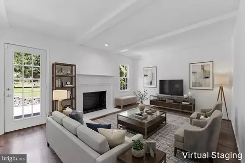Living - 1138 Randolph Rd, Mclean, VA 22101 photo 9 of 10
