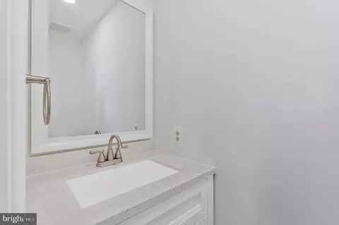 Entry Way - 1138 Randolph Rd, Mclean, VA 22101 photo 7 of 11