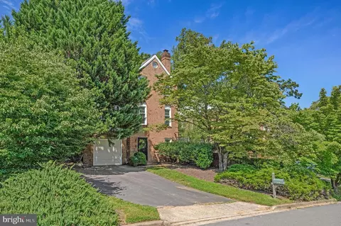 Exterior - 1138 Randolph Rd, Mclean, VA 22101 photo 10 of 10