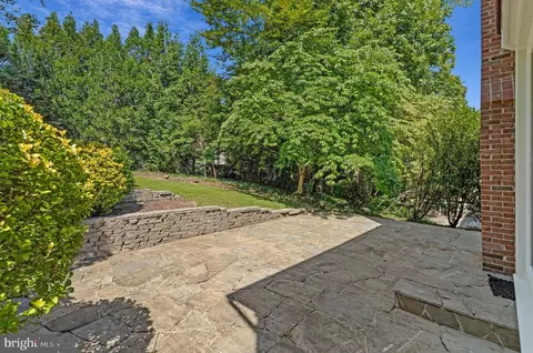 Exterior - 1138 Randolph Rd, Mclean, VA 22101 photo 9 of 10