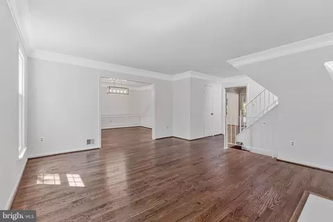 Living - 1138 Randolph Rd, Mclean, VA 22101 photo 6 of 10