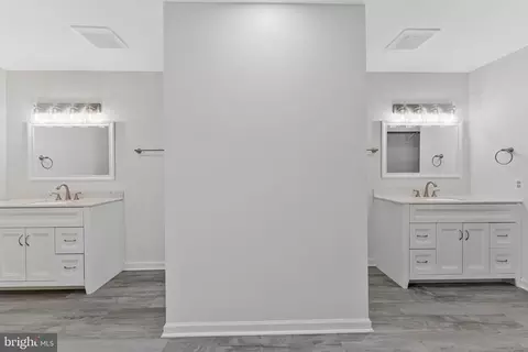 Entry Way - 1138 Randolph Rd, Mclean, VA 22101 photo 11 of 11
