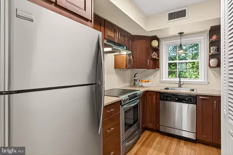7611 Tiverton Dr, Springfield, VA 22152 photo 10