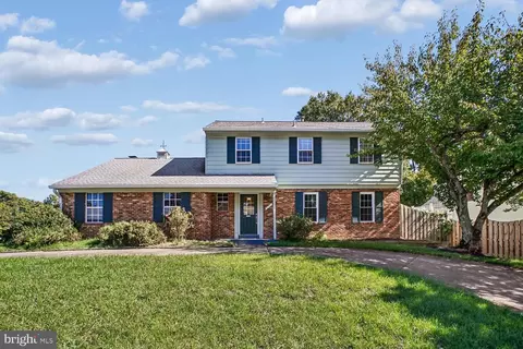 6101 Mulberry Ct, Alexandria, VA 22310