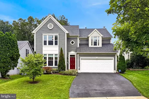 5811 Cub Stream Dr, Centreville, VA 20120