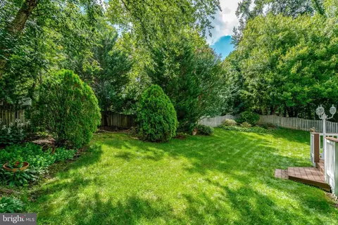 Exterior - 8929 Mountain Ash Dr, Springfield, VA 22153 photo 10 of 10