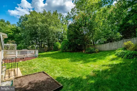 Exterior - 8929 Mountain Ash Dr, Springfield, VA 22153 photo 9 of 10