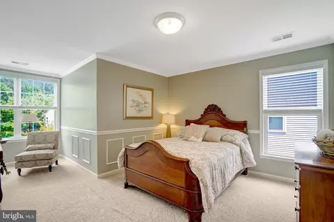Bedroom - 8929 Mountain Ash Dr, Springfield, VA 22153 photo 1 of 16