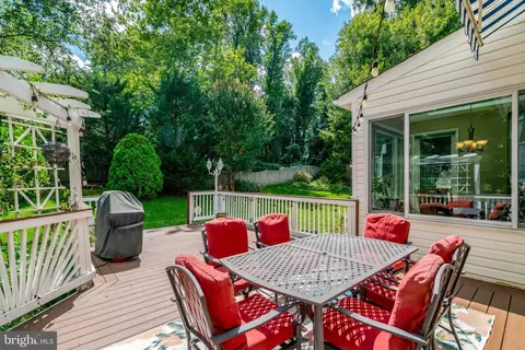 Exterior - 8929 Mountain Ash Dr, Springfield, VA 22153 photo 2 of 10