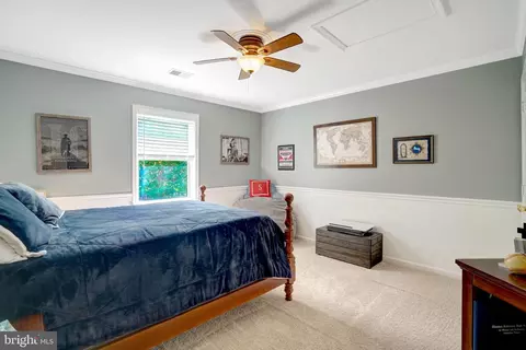 Bedroom - 8929 Mountain Ash Dr, Springfield, VA 22153 photo 7 of 16