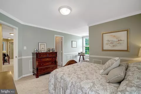 Bedroom - 8929 Mountain Ash Dr, Springfield, VA 22153 photo 3 of 16
