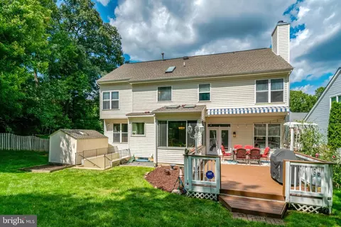 Exterior - 8929 Mountain Ash Dr, Springfield, VA 22153 photo 7 of 10