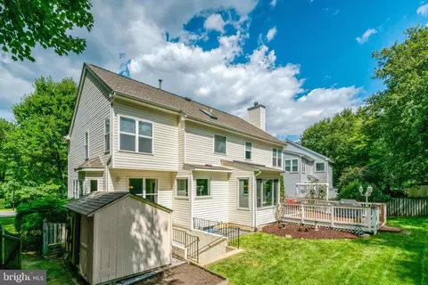 Exterior - 8929 Mountain Ash Dr, Springfield, VA 22153 photo 8 of 10