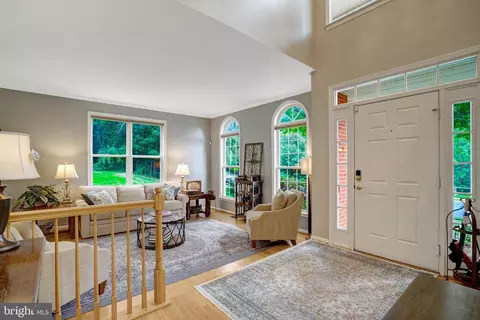 Entry Way - 8929 Mountain Ash Dr, Springfield, VA 22153 photo 1 of 8