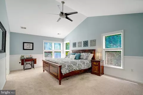Bedroom - 8929 Mountain Ash Dr, Springfield, VA 22153 photo 14 of 16