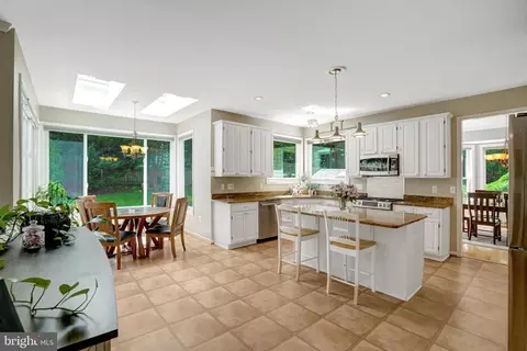 Kitchen - 8929 Mountain Ash Dr, Springfield, VA 22153 photo 1 of 9