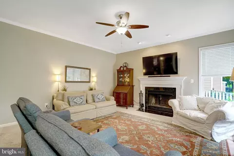 Living - 8929 Mountain Ash Dr, Springfield, VA 22153 photo 3 of 5