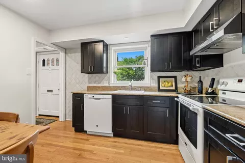 Kitchen - 7779 Tiverton Dr, Springfield, VA 22152 photo 1 of 2