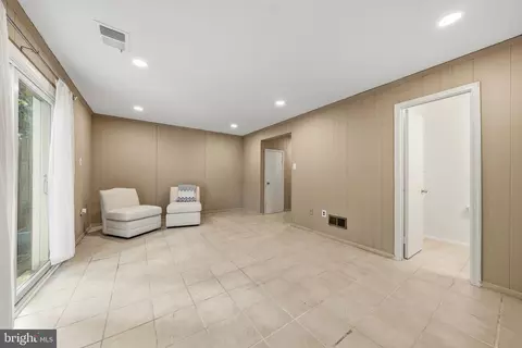Living - 7779 Tiverton Dr, Springfield, VA 22152 photo 3 of 3
