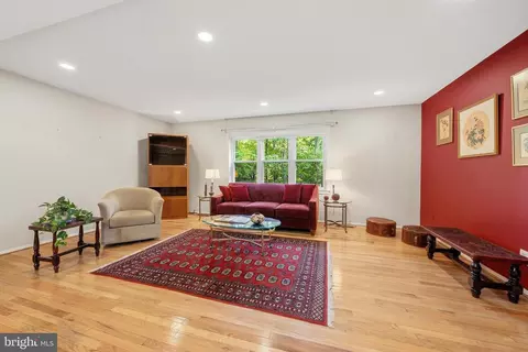 Living - 7779 Tiverton Dr, Springfield, VA 22152 photo 1 of 3