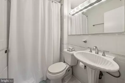 Bath - 7779 Tiverton Dr, Springfield, VA 22152 photo 1 of 2