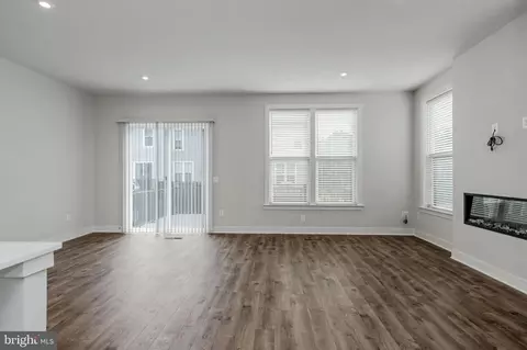 Living - 2483 Liberty Loop, Herndon, VA 20171 photo 1 of 5