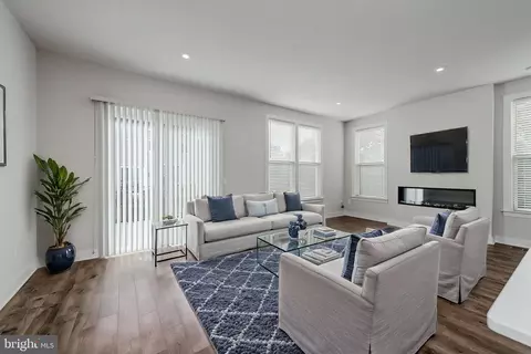 Living - 2483 Liberty Loop, Herndon, VA 20171 photo 4 of 5